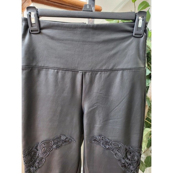 Bebe Women's Solid Black Polyester Pull On Mid Rise Skinny Fit Pant Size X-Small - Picture 2 of 12